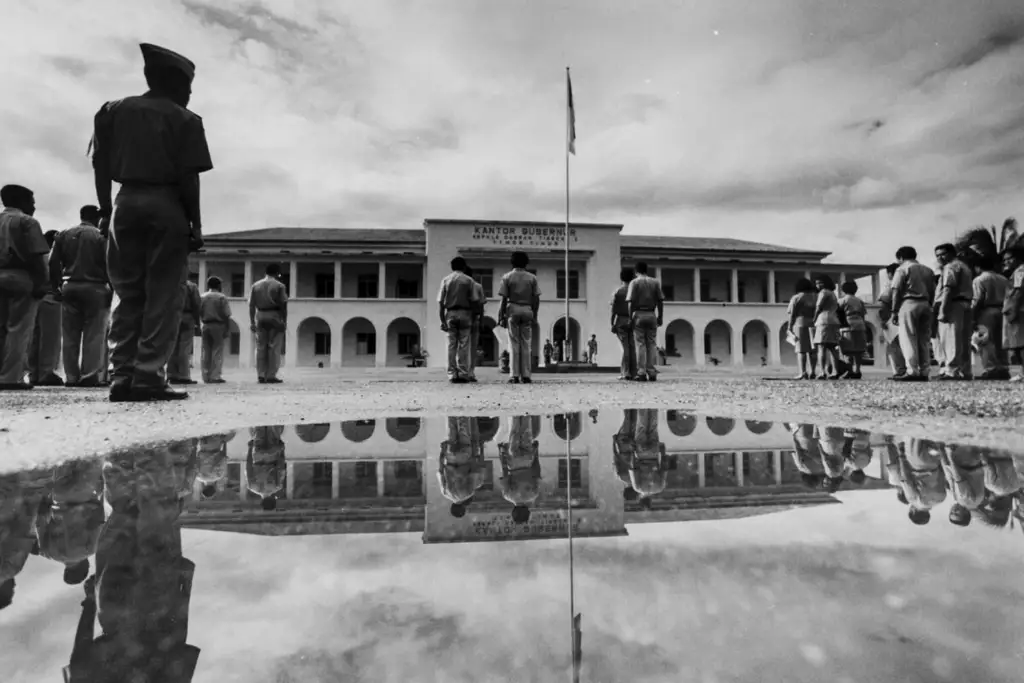 Melihat Noda Hitam di Timor Barat